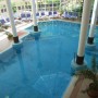 Der Pool im Schloss Szidónia wird von den Gästen begeistert angenommen